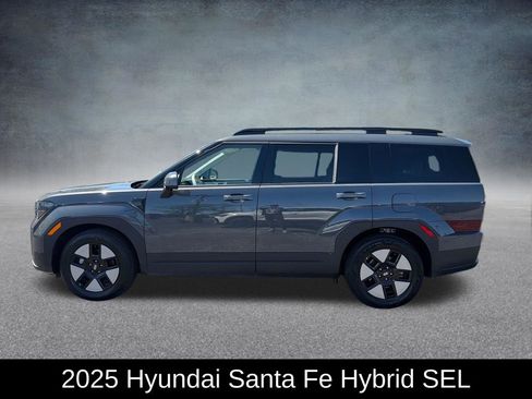 Used 2025 Hyundai Santa Fe SEL FWD image 2