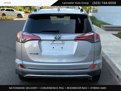 Used 2018 Toyota RAV4 XLE w/ Convenience Package AWD/4WD image 5