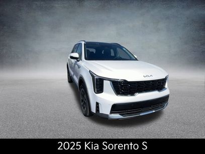 New 2025 Kia Sorento S w/ Panoramic Sunroof Package