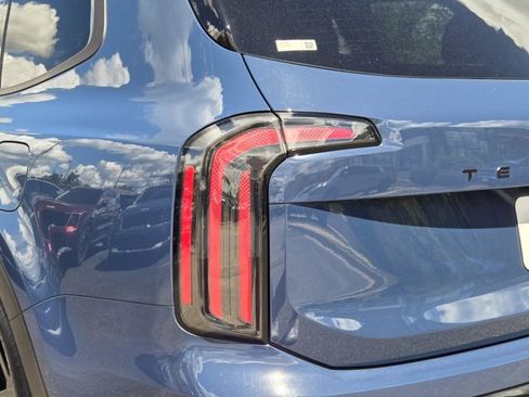 Certified 2025 Kia Telluride SX Prestige X-Line AWD/4WD image 9
