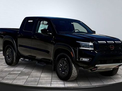 New 2025 Nissan Frontier PRO-4X image 2