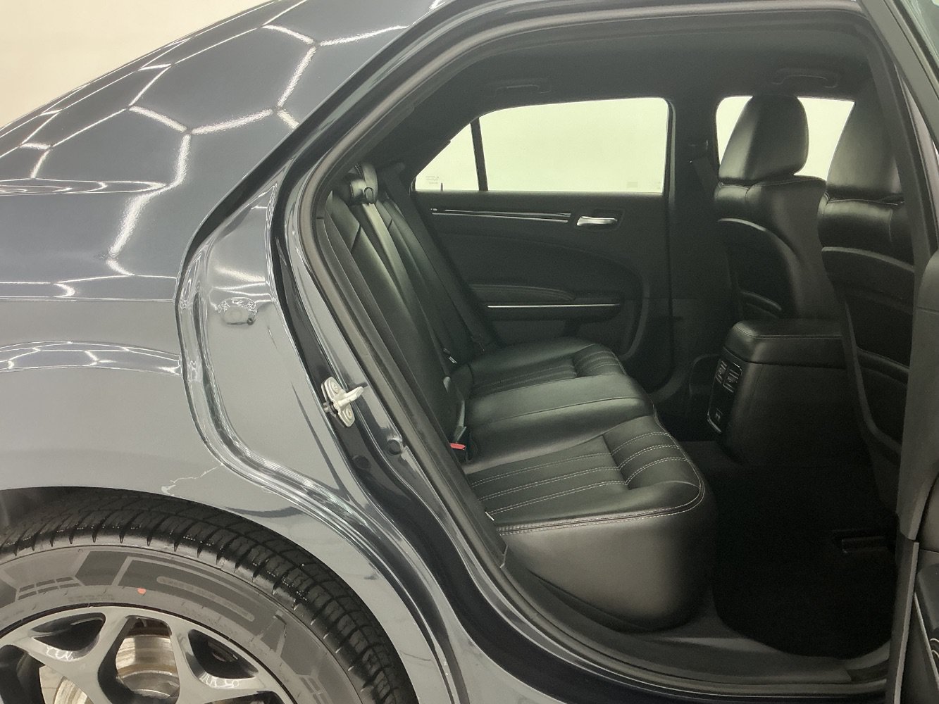 Used 2019 Chrysler 300 S AWD/4WD image 21