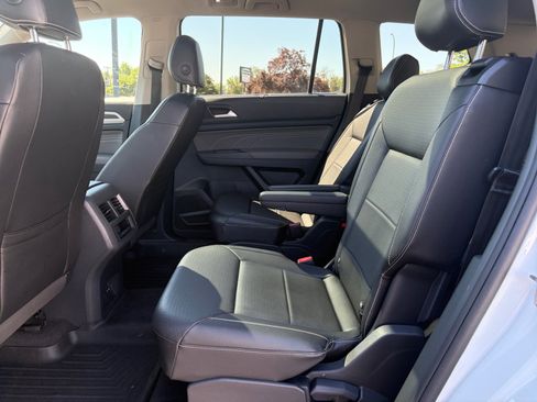 Used 2022 Volkswagen Atlas SE w/ Panoramic Sunroof Package FWD image 17