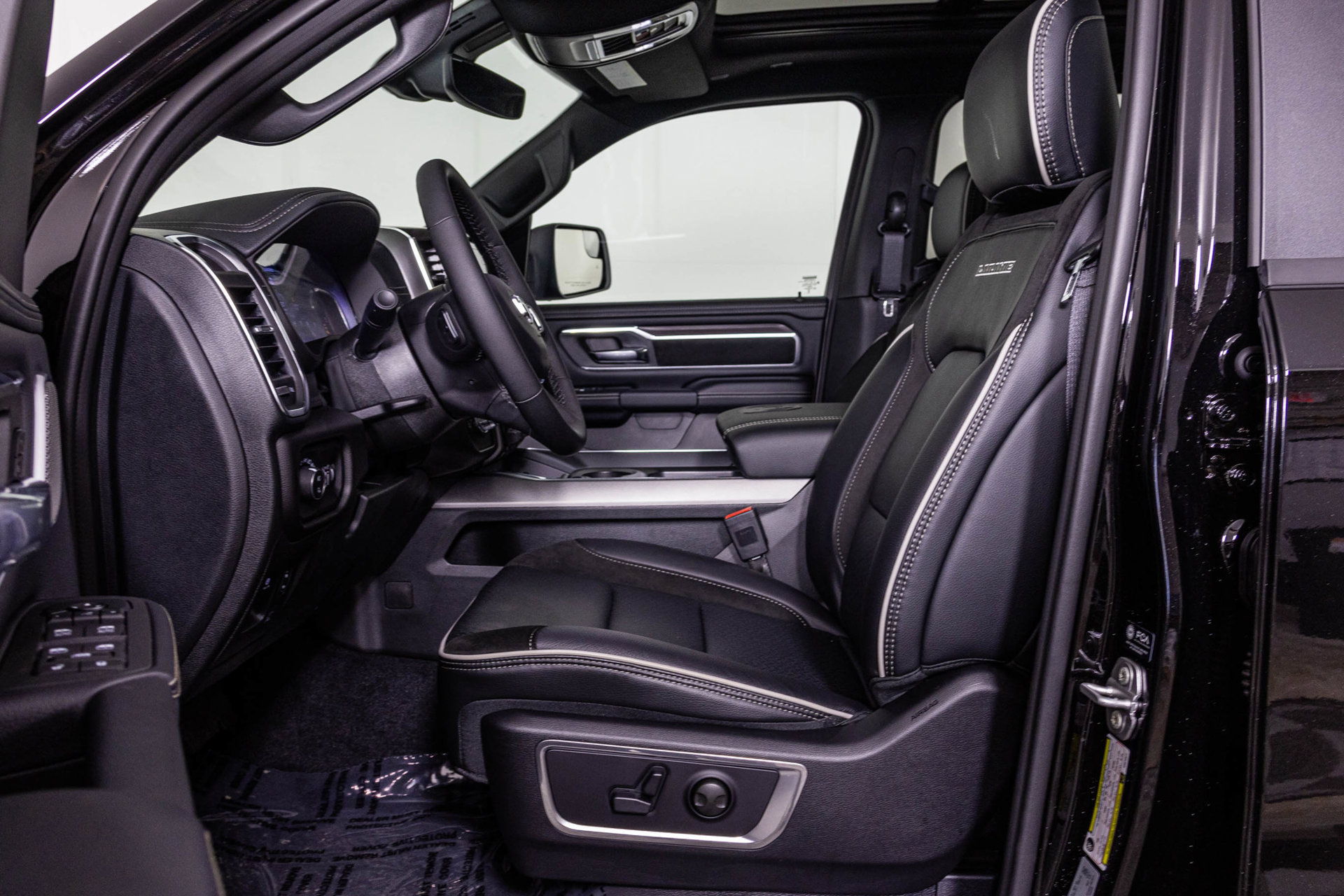 New 2027 RAM 1500 Laramie AWD/4WD image 24
