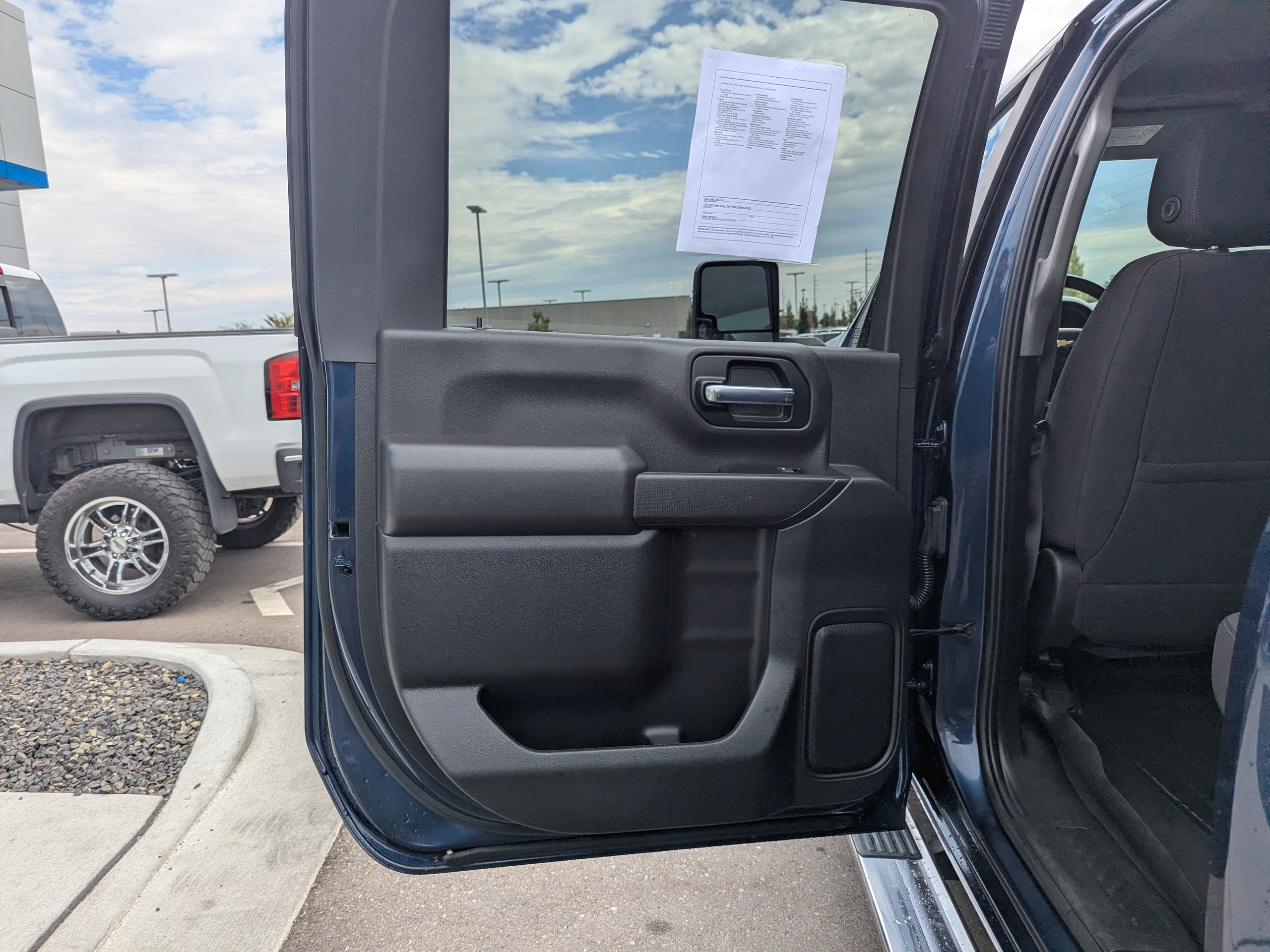Certified 2022 Chevrolet Silverado 2500 LT w/ Convenience Package AWD/4WD image 29