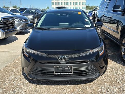 Used 2026 Toyota Corolla LE FWD image 10