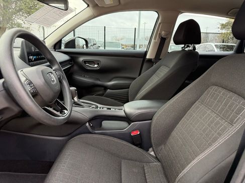 Used 2023 Honda HR-V LX image 10