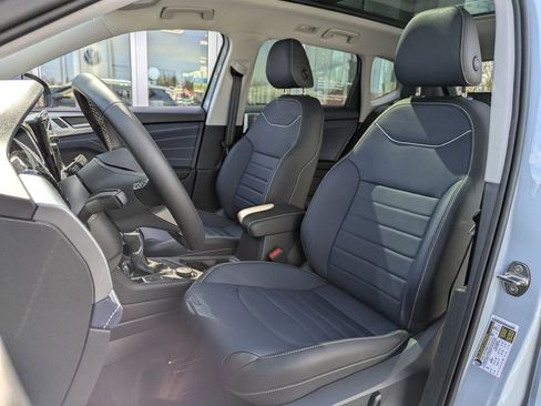 New 2026 Volkswagen Taos SEL image 26