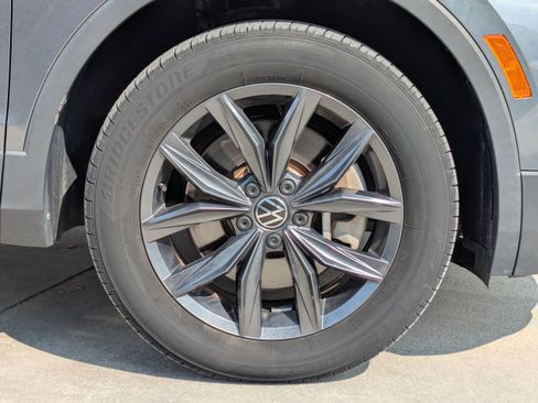 Certified 2023 Volkswagen Tiguan SE image 11