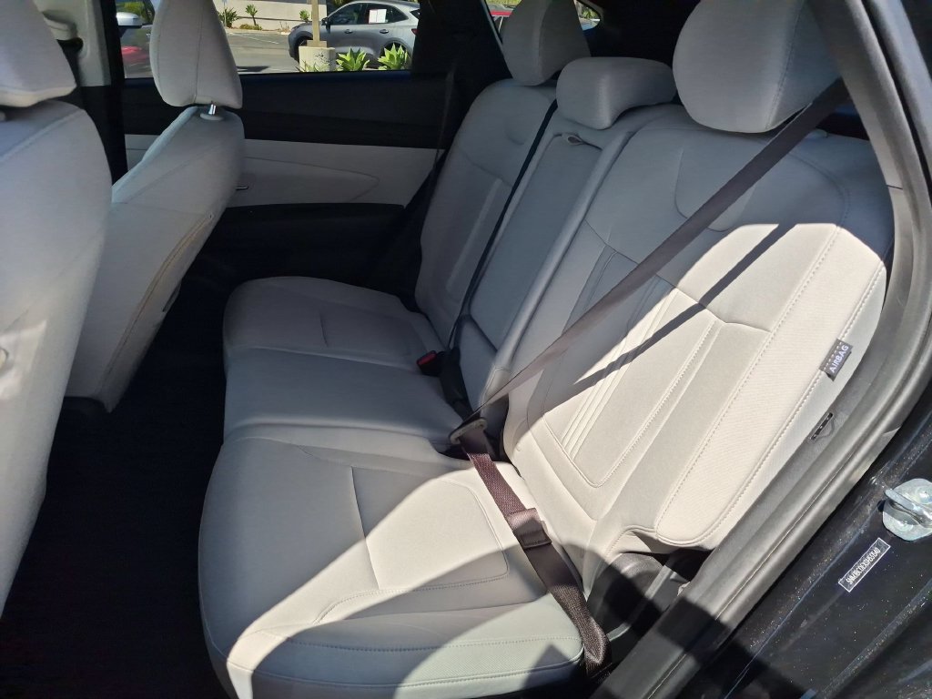 Used 2025 Hyundai Tucson SEL AWD/4WD image 28