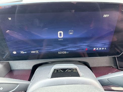 Used 2024 Chevrolet Traverse RS AWD/4WD image 15