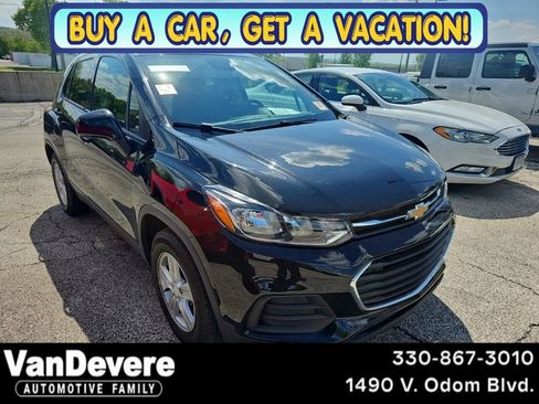Used 2020 Chevrolet Trax LS w/ Tint and Cruise Package FWD image 1