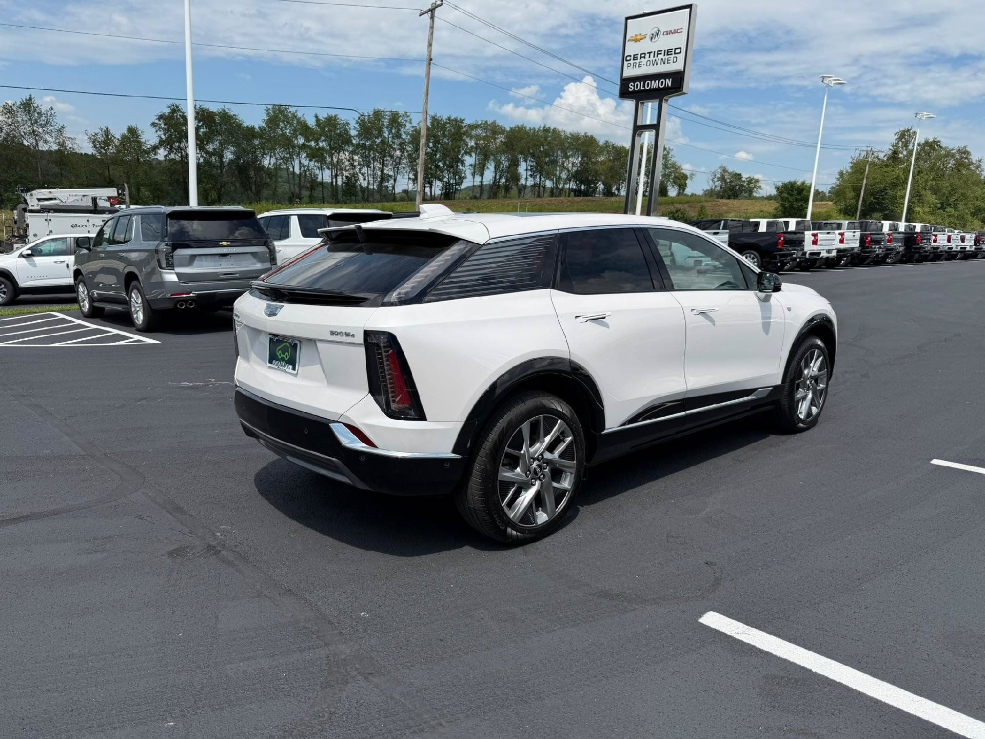 Certified 2025 Cadillac Optiq Luxury 1 AWD/4WD image 6