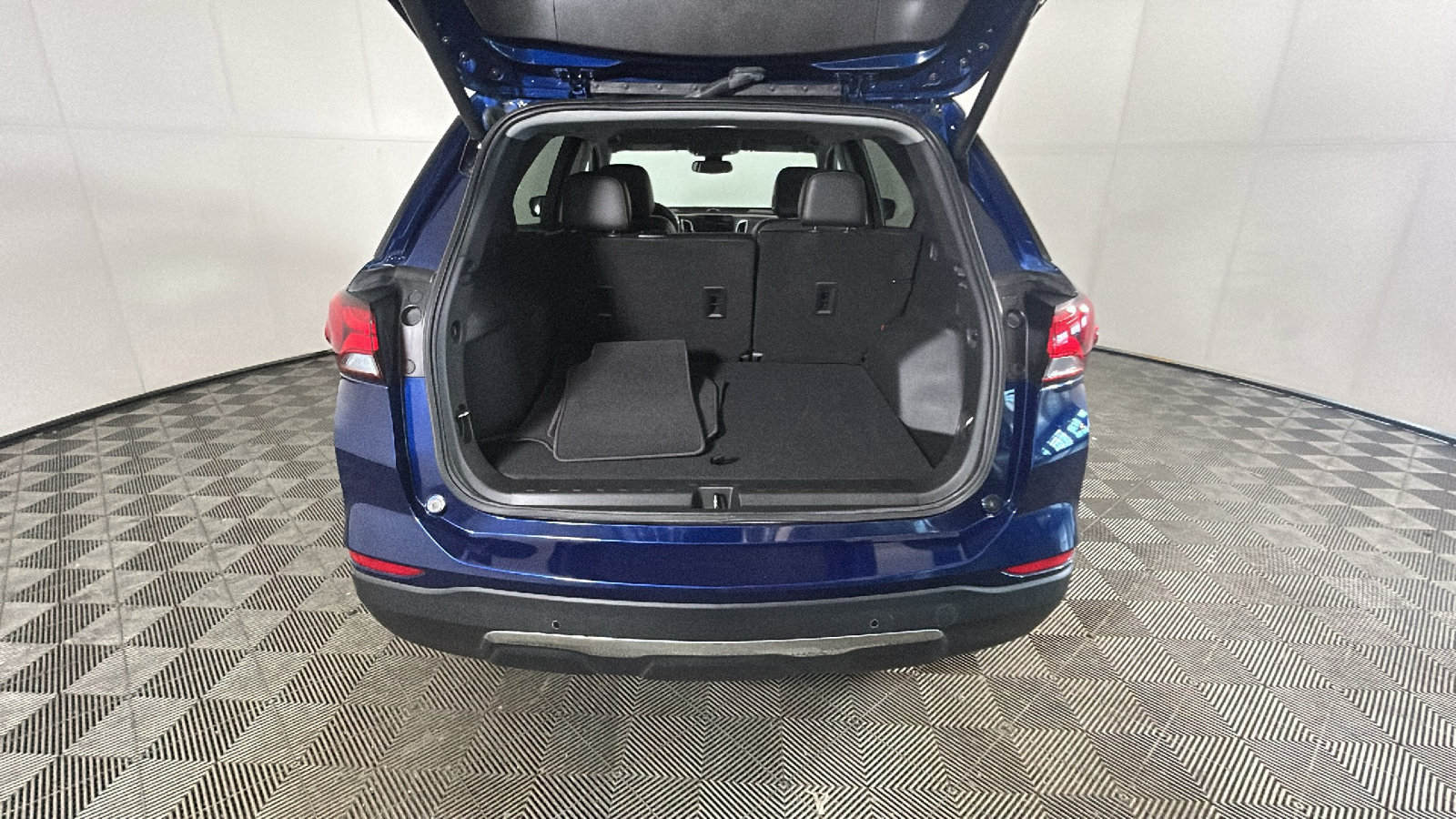 Used 2022 Chevrolet Equinox Premier AWD/4WD image 33