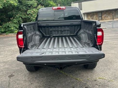 Used 2024 GMC Canyon AT4X AWD/4WD image 30