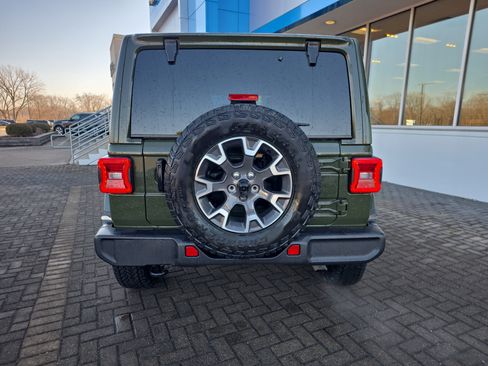 Used 2024 Jeep Wrangler Sahara w/ Technology Group image 4