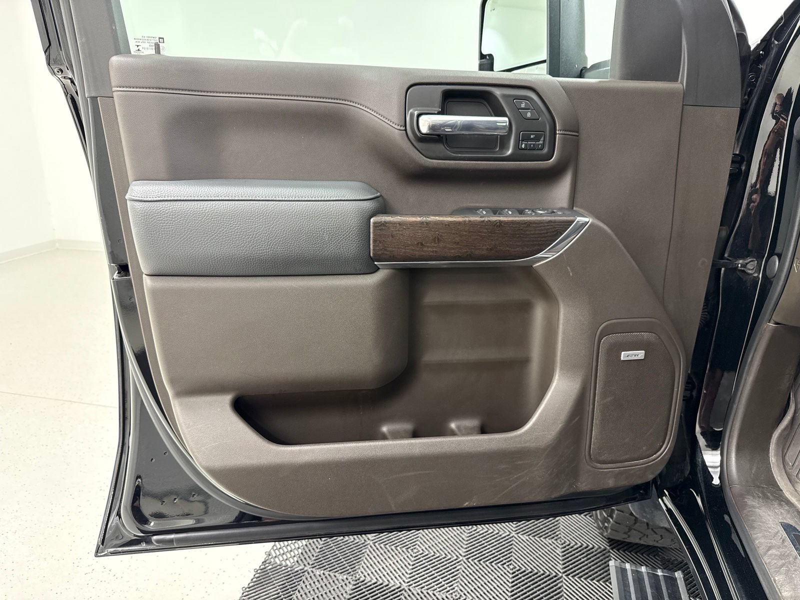 Used 2023 GMC Sierra 2500 Denali w/ Denali Ultimate Package AWD/4WD image 10