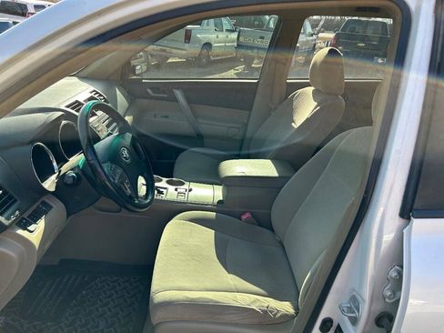Used 2008 Toyota Highlander Sport w/ Tow Pkg AWD/4WD image 16