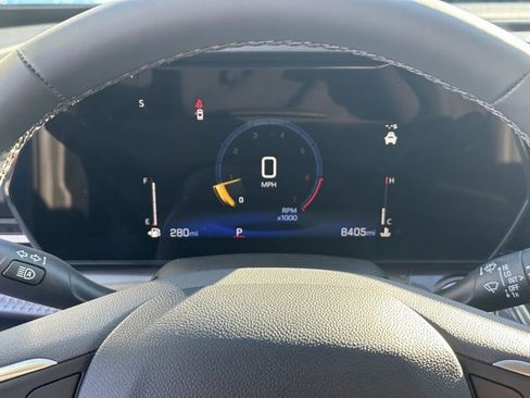 Certified 2025 Chevrolet Trax ACTIV w/ Driver Confidence Package image 8