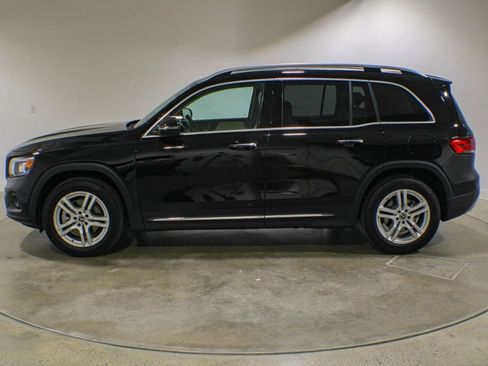 Used 2023 Mercedes-Benz GLB 250 4MATIC image 2