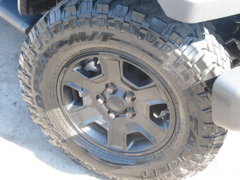 Used 2022 Jeep Gladiator Mojave w/ Cold Weather Group AWD/4WD image 5