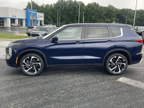 Used 2024 Mitsubishi Outlander SE AWD/4WD image 16