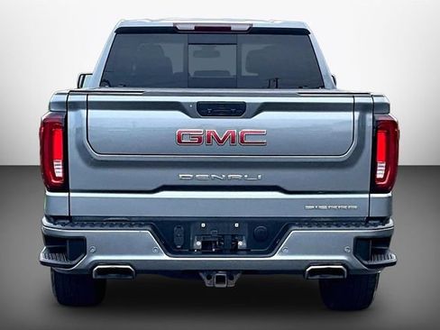 Used 2022 GMC Sierra 1500 Denali w/ Driver Alert Package II AWD/4WD image 4