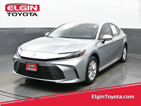 Used 2025 Toyota Camry LE image 1
