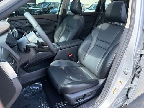 Used 2023 Nissan Rogue SV w/ SV Premium B Package image 31