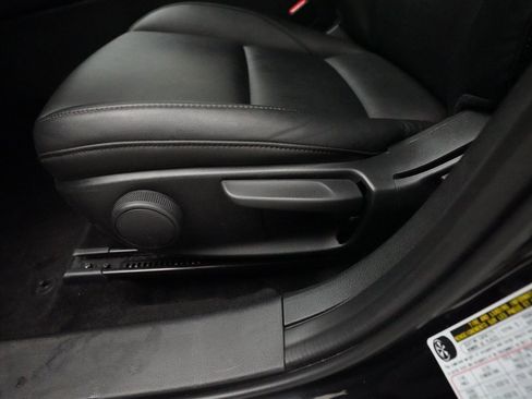 Used 2024 MAZDA MAZDA3 s image 29