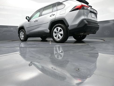 Used 2024 Toyota RAV4 LE AWD/4WD image 31