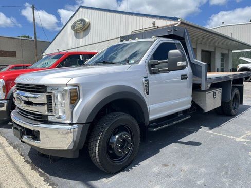 Used 2019 Ford F550 4x4 Regular Cab Super Duty w/ XLT Value Package image 1