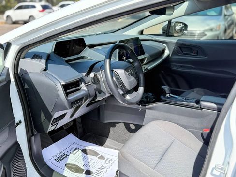 Used 2024 Toyota Prius LE image 9