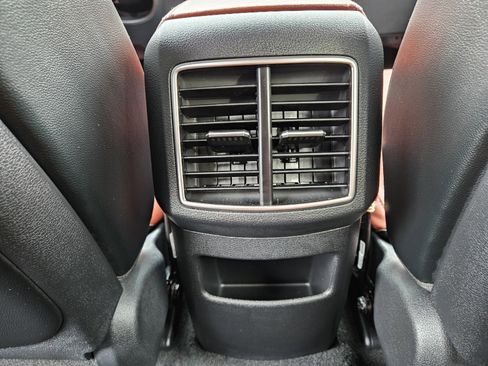 Used 2026 Kia Sportage SX image 11