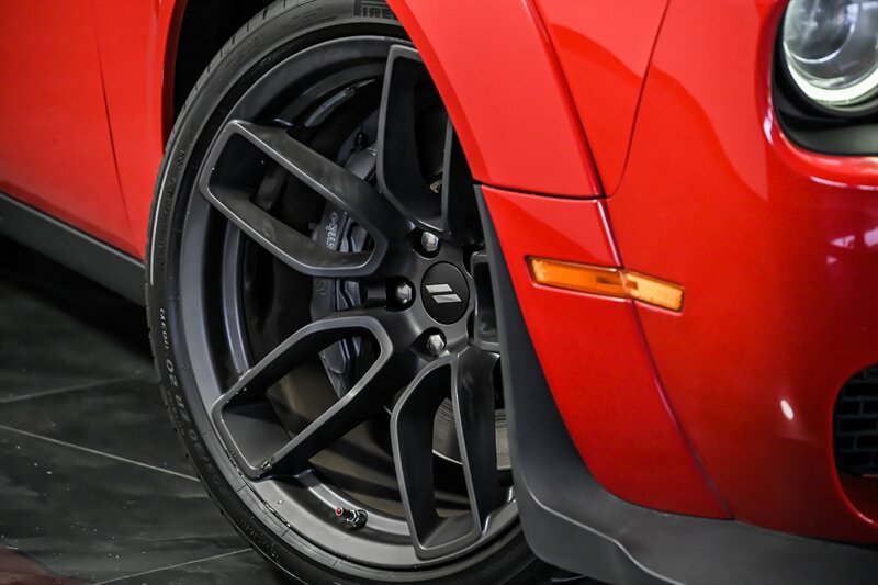 Used 2019 Dodge Challenger R/T Scat Pack RWD image 3