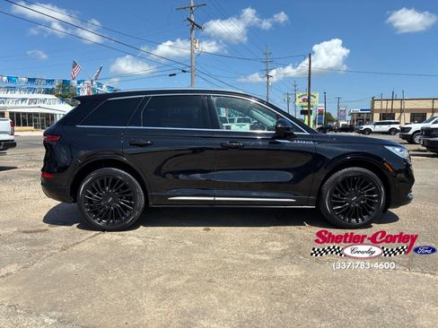 Used 2022 Lincoln Corsair Reserve w/ Equipment Group 201A AWD/4WD image 27