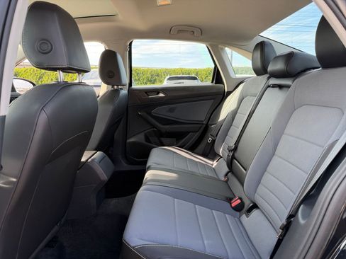 Used 2025 Volkswagen Jetta SE image 24