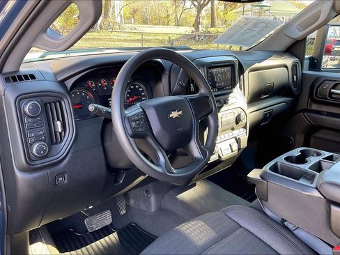 Used 2024 Chevrolet Silverado 2500 Custom w/ Custom Value Package image 15