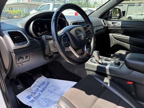 Used 2022 Jeep Grand Cherokee Laredo X AWD/4WD image 22
