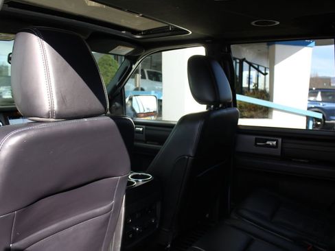 Used 2017 Ford Expedition EL Platinum AWD/4WD image 16