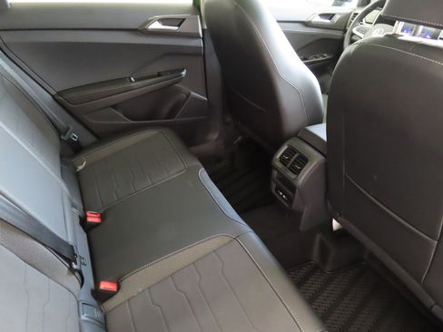 Used 2026 Volkswagen Taos SE FWD image 24