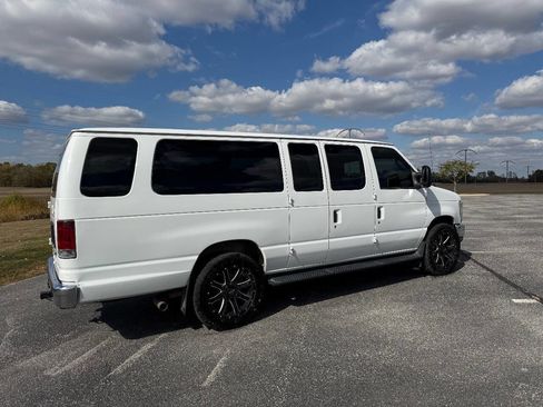Used 2010 Ford E-350 and Econoline 350 Extended Wagon Super Duty image 4