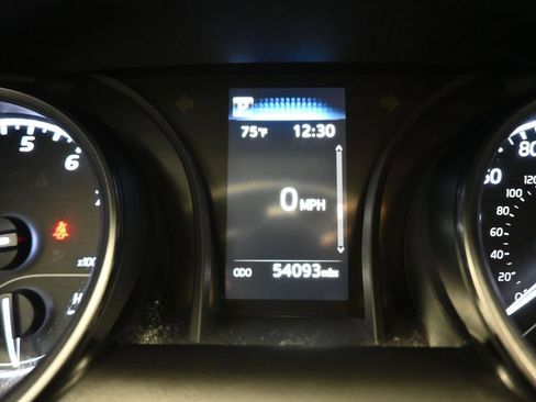 Used 2023 Toyota Camry SE FWD image 15