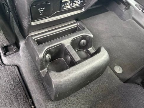 Used 2023 Jeep Grand Cherokee L Limited w/ Black Appearance Package image 17