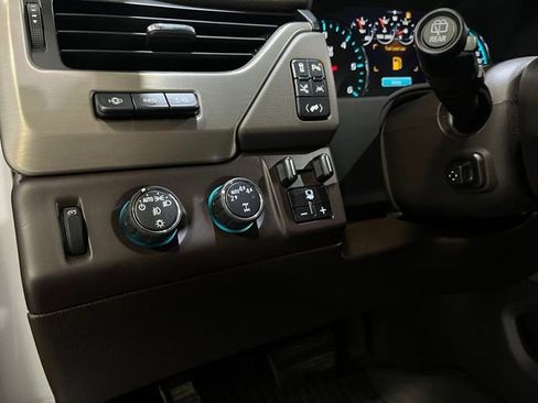 Used 2018 GMC Yukon Denali w/ Denali Ultimate Package AWD/4WD image 17