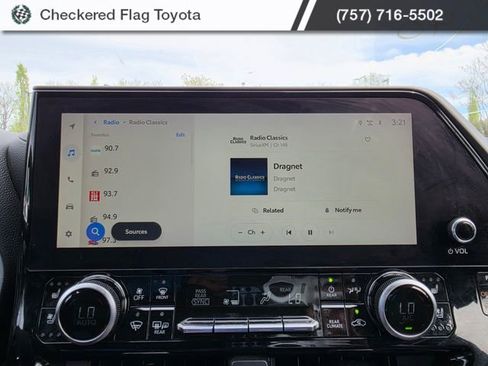 Used 2023 Toyota Highlander Limited image 15