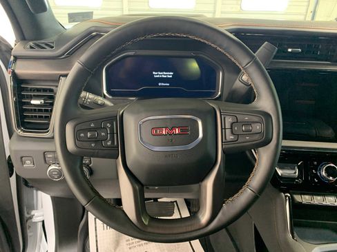 Used 2024 GMC Sierra 2500 AT4 w/ AT4 Premium Plus Package image 8