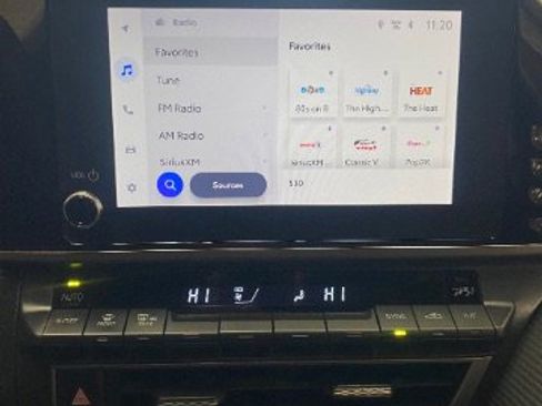 Used 2025 Toyota Camry SE image 31