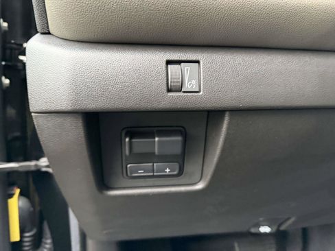 Certified 2024 Chevrolet Colorado ZR2 w/ Safety Package AWD/4WD image 17