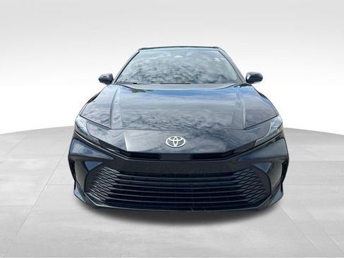 Used 2025 Toyota Camry LE w/ Convenience Package image 8